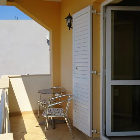 Apartments Kojan Omis Exterior photo