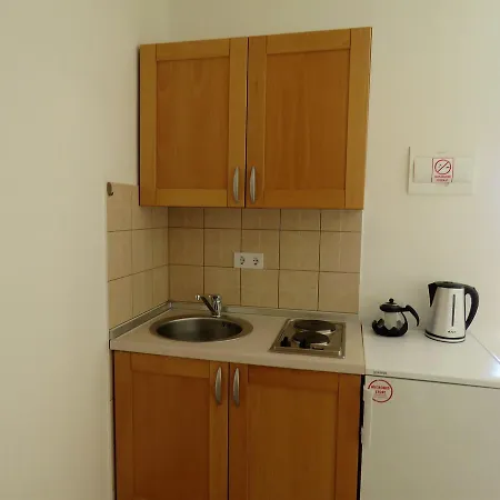 Apartments Kojan Omis Exterior photo